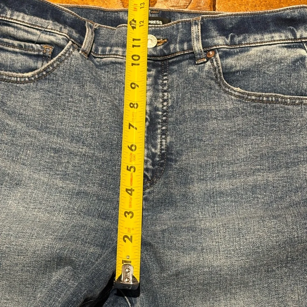 Express Modern Straight Super High Rise distressed Jeans - Picture 8 of 15